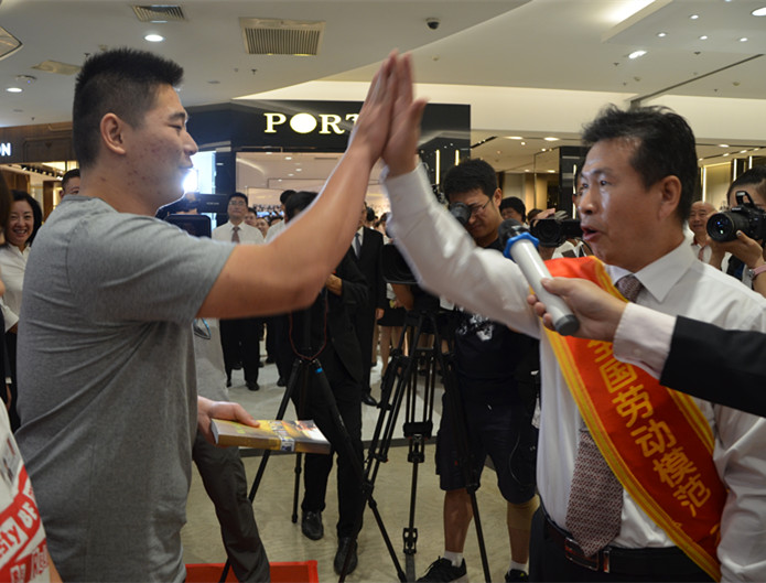 ballbet������(�й�)����ɭ����